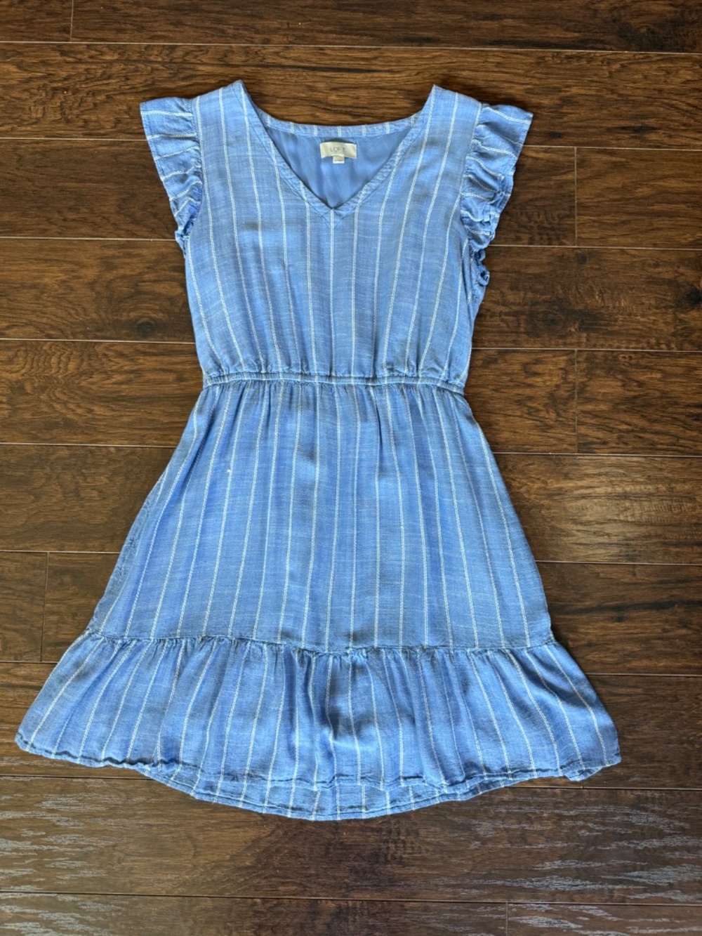 LOFT Outlet Blue Stripe Flutter Sleeve Dress Size M V-Neck Tiered Hem